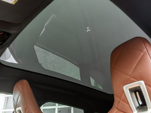 Used 2023 BMW iX xDrive50 w/ Premium Package image 11