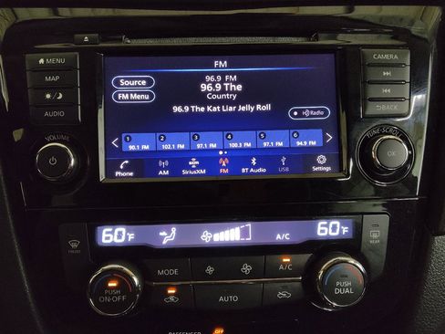Used 2019 Nissan Rogue SV w/ Sun & Sound Touring Package AWD/4WD image 25