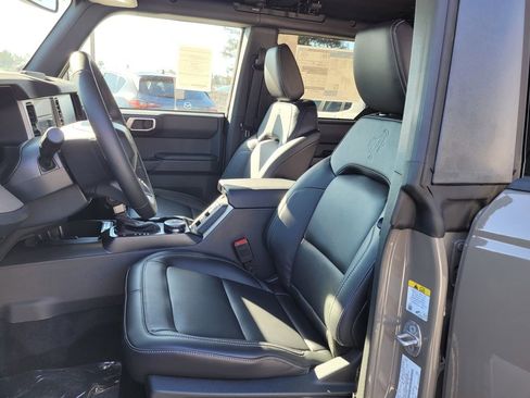 New 2025 Ford Bronco Outer Banks image 35