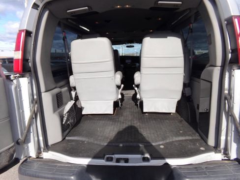 Used 2010 GMC Savana 1500 w/ Preferred Equipment Group image 19