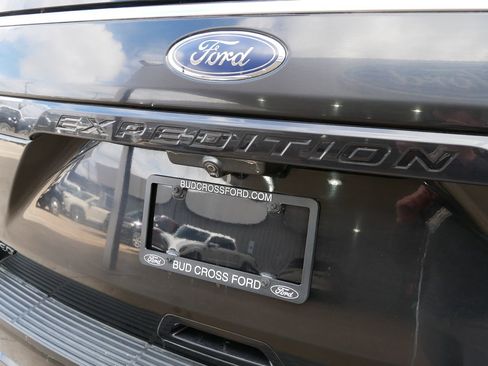 Used 2021 Ford Expedition Limited image 46
