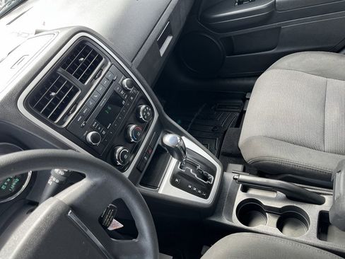 Used 2011 Dodge Caliber Mainstreet image 12