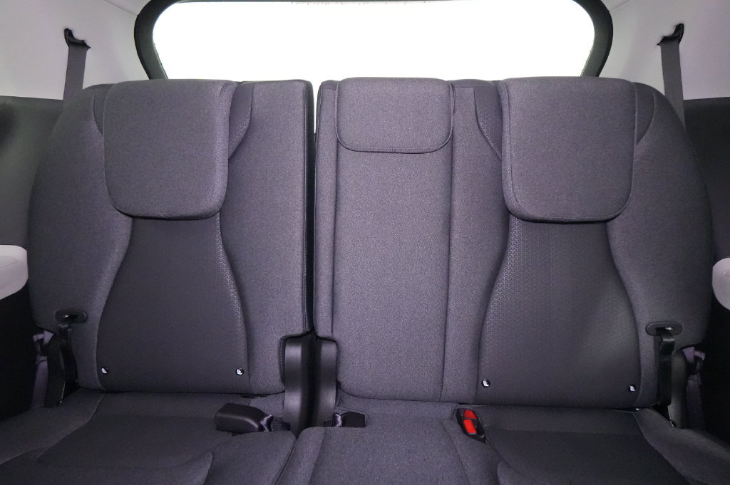 Used 2022 Kia Carnival LX FWD image 18