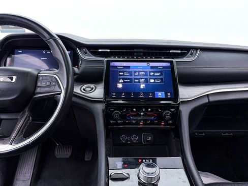 Used 2021 Jeep Grand Cherokee L Limited w/ Luxury Tech Group II image 7