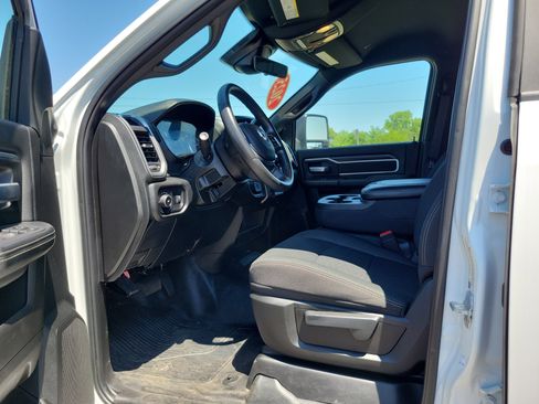 Used 2025 RAM 4500 4x4 Crew Cab DRW image 6