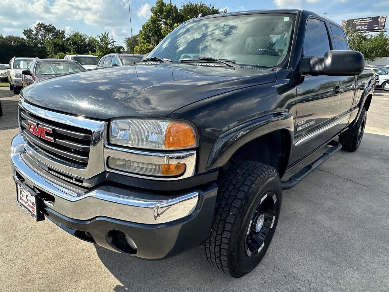 Used 2005 GMC Sierra 2500 SLE w/ Heavy-Duty Power Package AWD/4WD image 8