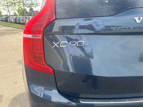 Used 2023 Volvo XC90 B5 Core w/ Protection Package Premier AWD/4WD image 9