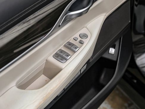Used 2018 BMW 750i image 40