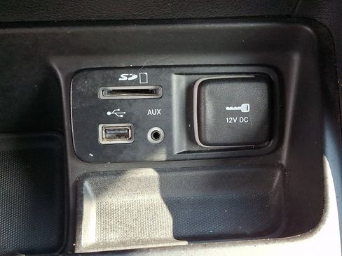 Used 2018 Jeep Cherokee Latitude w/ Cold Weather Group image 23