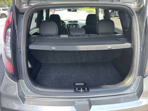 Used 2019 Kia Soul + image 10