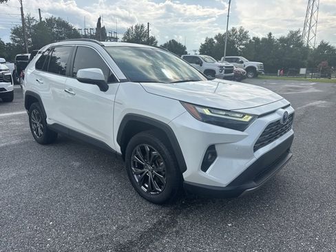Used 2022 Toyota RAV4 Limited image 3