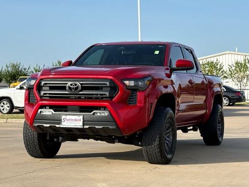 Used 2025 Toyota Tacoma SR5 AWD/4WD image 3