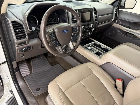 Used 2020 Ford Expedition XLT w/ Equipment Group 202A RWD image 4