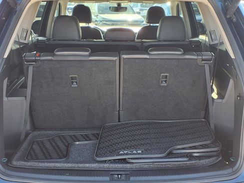 Used 2021 Volkswagen Atlas SE image 18