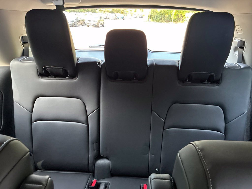 New 2026 Nissan Pathfinder SL w/ SL Premium Package AWD/4WD image 28