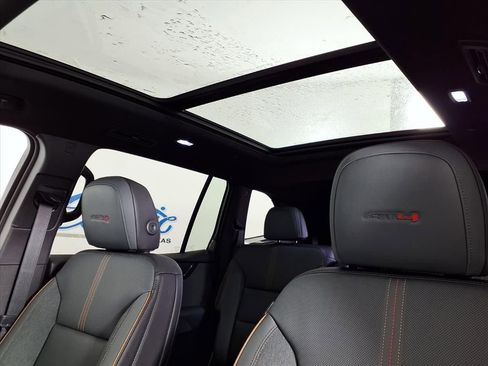 New 2026 GMC Acadia AT4 w/ Luxury Package image 36