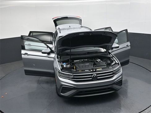 Used 2023 Volkswagen Tiguan S image 44