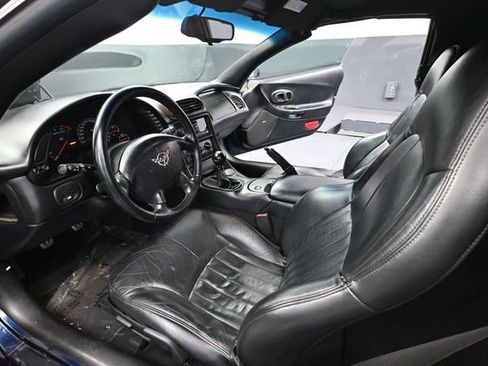 Used 2001 Chevrolet Corvette Convertible RWD image 21