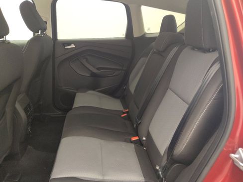 Used 2019 Ford Escape SE FWD image 18