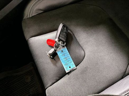 Used 2020 Ford Edge ST image 10