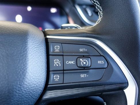 New 2025 Jeep Grand Cherokee Altitude image 12