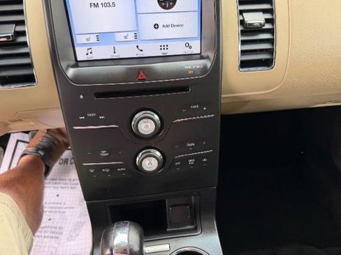 Used 2019 Ford Flex SEL FWD image 27