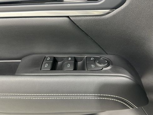 Used 2025 GMC Terrain Elevation image 20