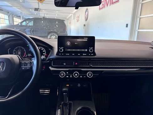 Used 2023 Honda Civic Sport image 8