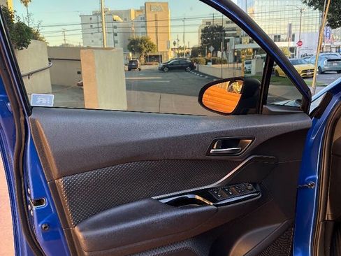 Used 2019 Toyota C-HR Limited image 27