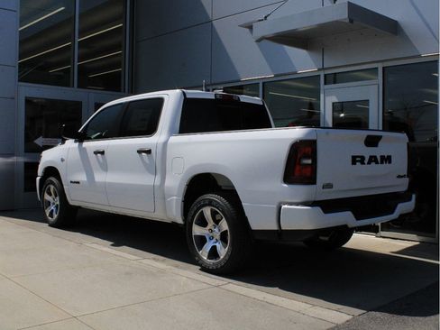 New 2026 RAM 1500 Express AWD/4WD image 6