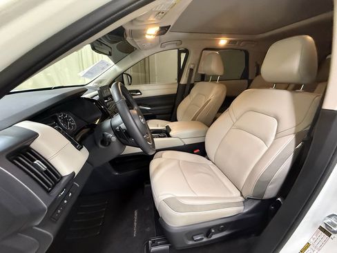 Used 2023 Nissan Pathfinder SL w/ SL Premium Package image 30