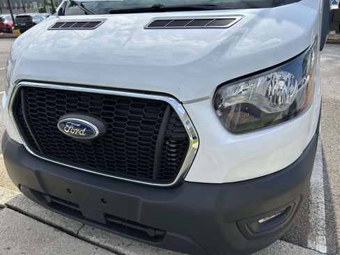 Used 2024 Ford Transit 250 Low Roof w/ Exterior Upgrade Package RWD image 10