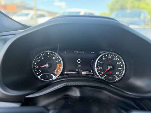 Used 2021 Jeep Renegade Latitude AWD/4WD image 15