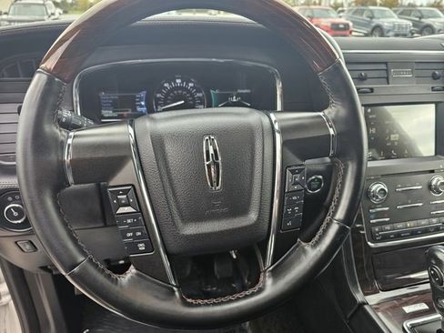 Used 2017 Lincoln Navigator Reserve image 25