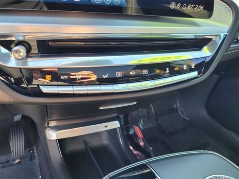 Used 2024 Cadillac Lyriq Sport image 25