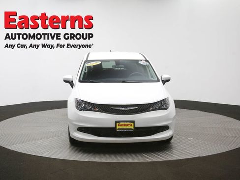 Used 2022 Chrysler Voyager LX image 49