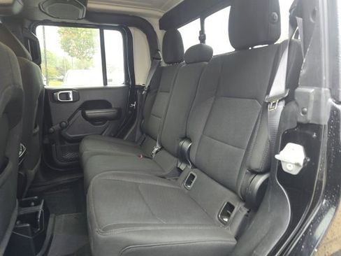 Certified 2020 Jeep Gladiator Sport image 23