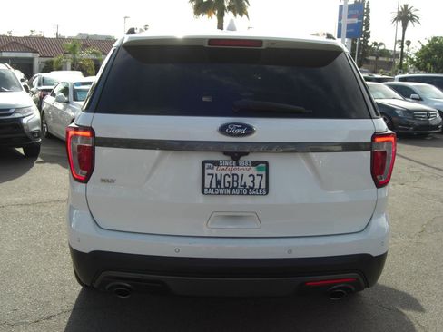 Used 2017 Ford Explorer XLT w/ Equipment Group 202A image 12