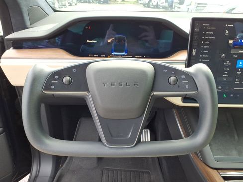 Used 2023 Tesla Model X AWD/4WD image 18