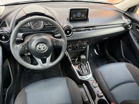 Used 2018 Toyota Yaris iA FWD image 24