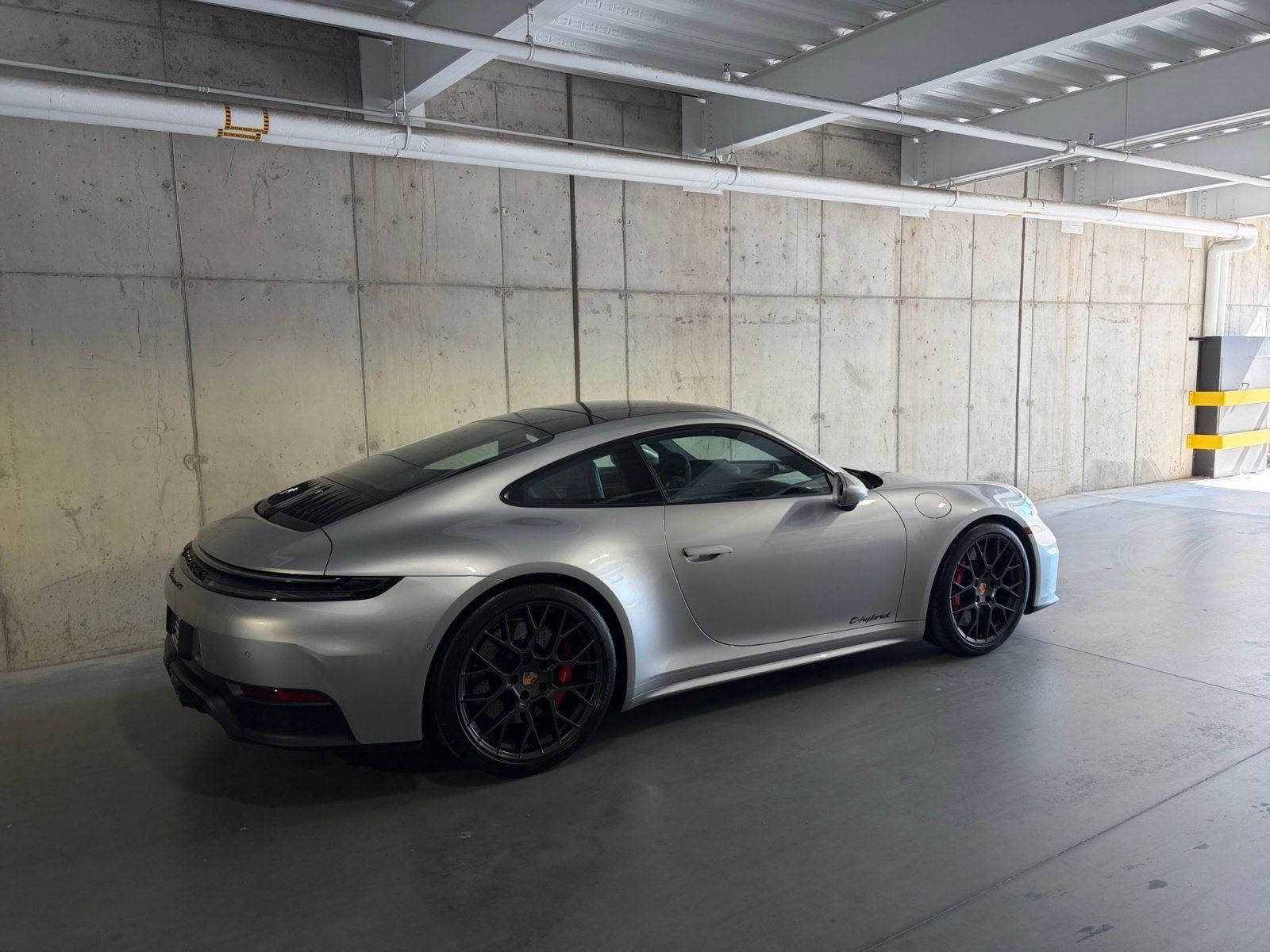 Certified 2025 Porsche 911 Carrera GTS RWD image 7