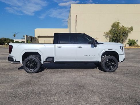 New 2026 GMC Sierra 2500 Denali Ultimate image 5
