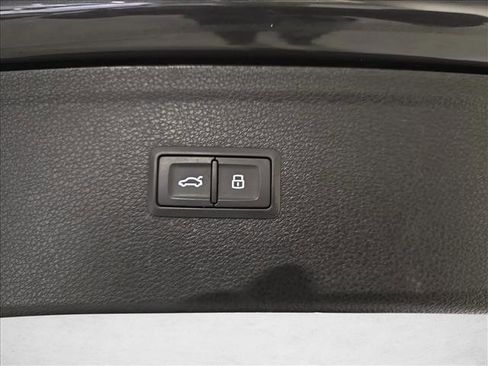 Used 2021 Audi Q5 Premium Plus w/ Premium Plus Package image 13