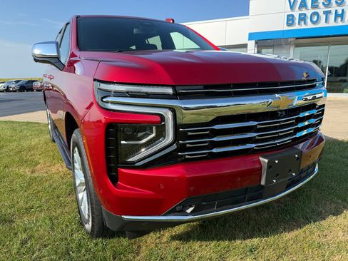 Used 2025 Chevrolet Tahoe Premier AWD/4WD image 1