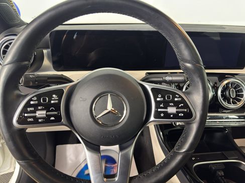 Used 2022 Mercedes-Benz A 220 image 22