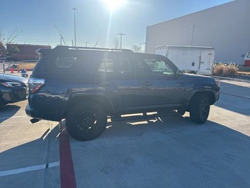 Used 2021 Toyota 4Runner SR5 Premium image 3