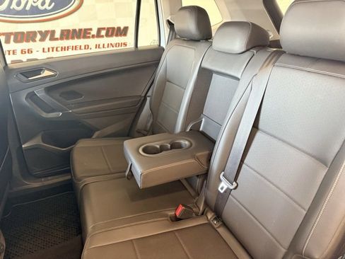 Used 2018 Volkswagen Tiguan SE image 19