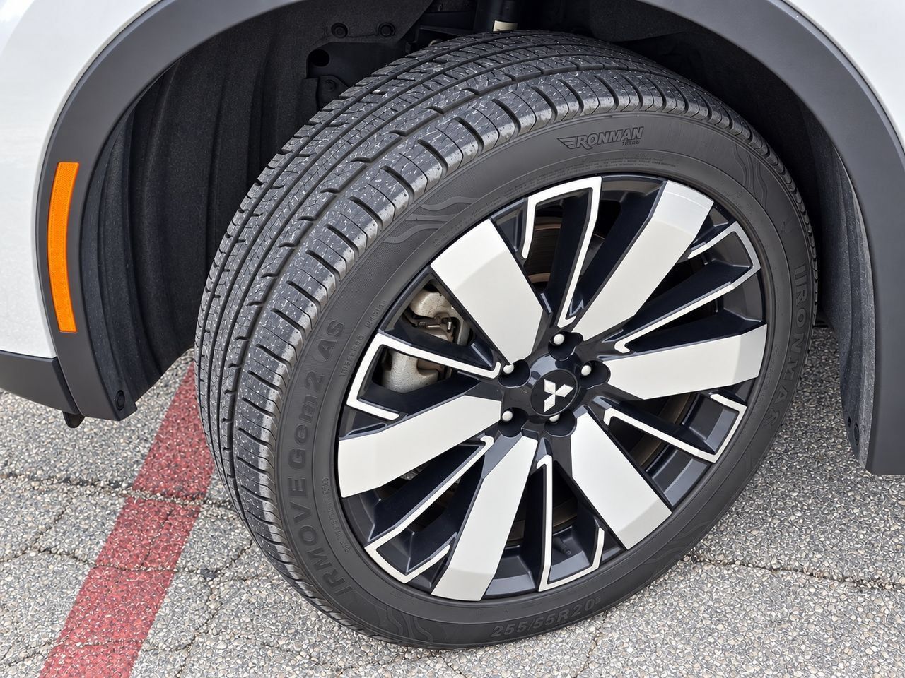 Used 2025 Mitsubishi Outlander SE AWD/4WD image 11