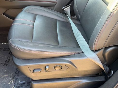 Used 2025 Chevrolet Suburban RST w/ Comfort Package image 25