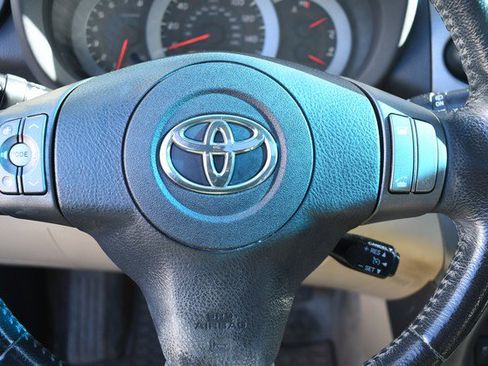 Used 2012 Toyota RAV4 Limited image 31